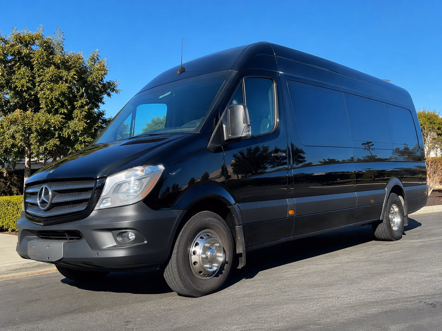 easily book transportation for your next corporate event 3